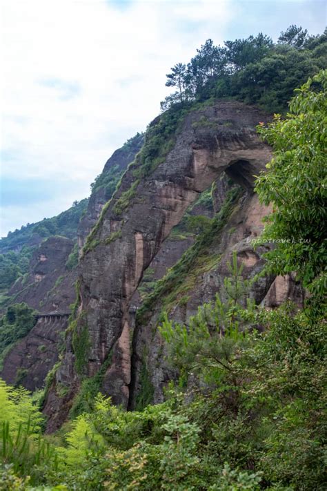 天師東北|江西鷹潭、龍虎山｜探秘道教發祥地，丹崖碧水中的懸棺之謎(含 